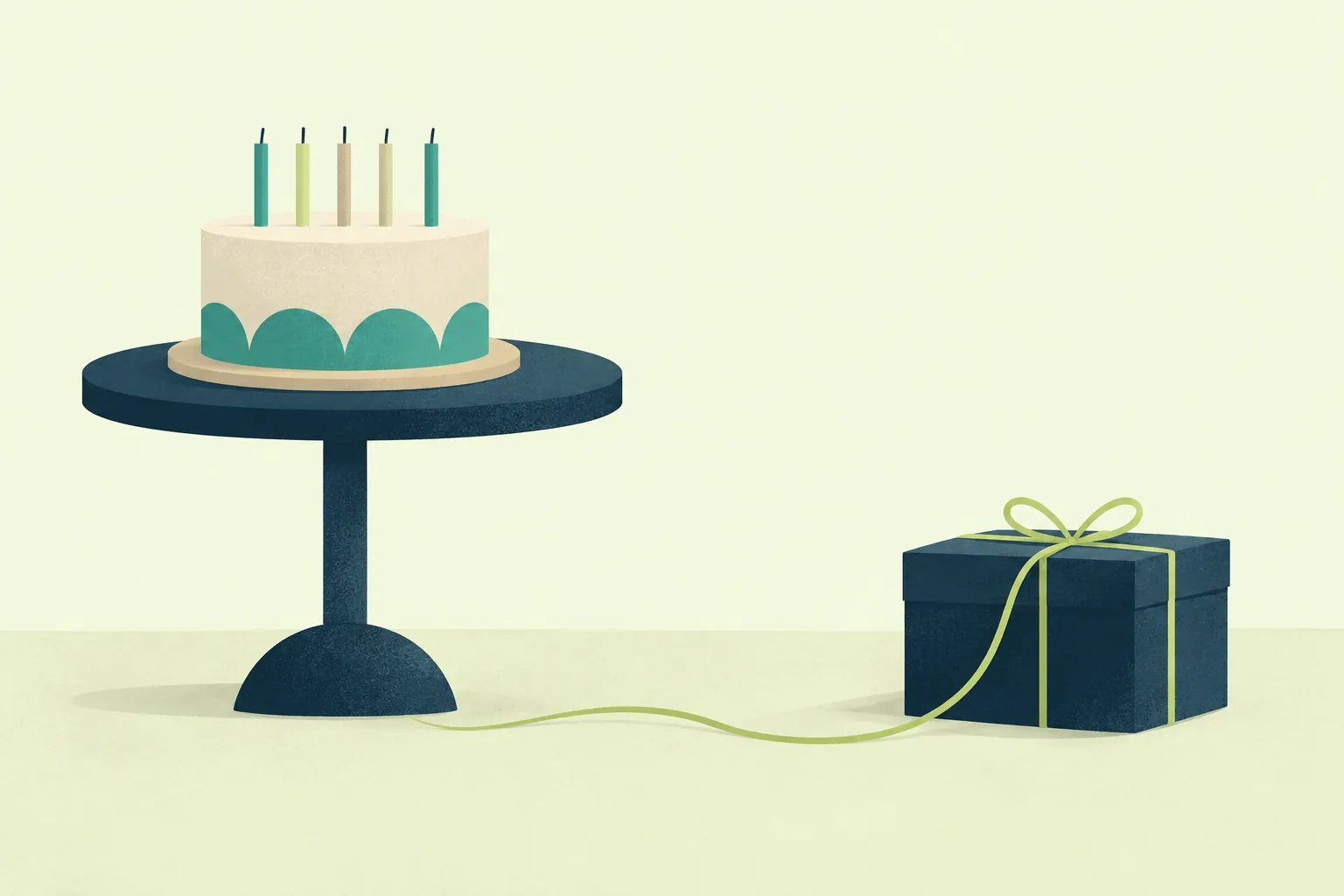 Ilustración de una tarta de cumpleaños con las velas apagadas y un regalo sin abrir apartado en el suelo, con el lazo verde suelto.